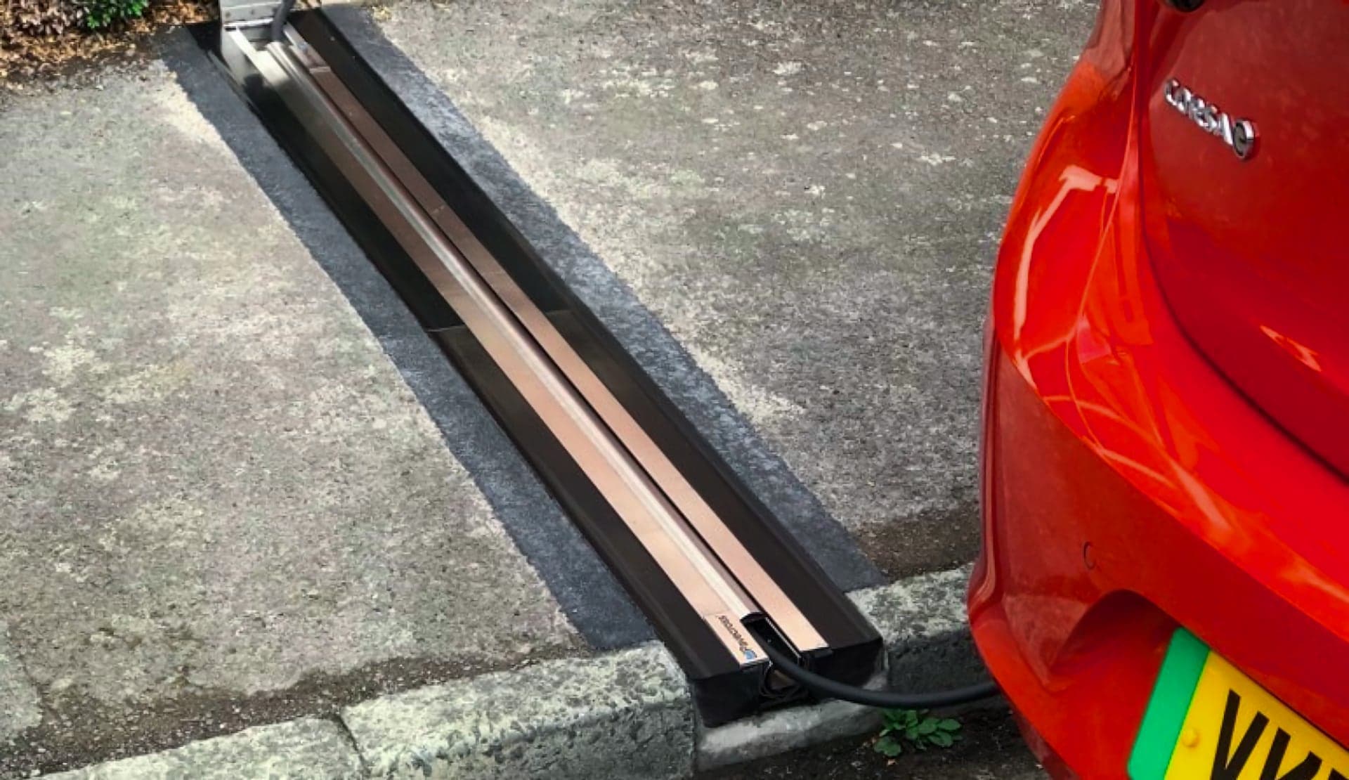 Cross Pavement Charging: the tech works, the system doesn’t